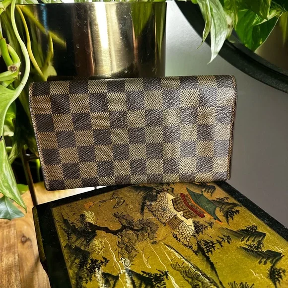 Louis Vuitton Damier Ebene Sarah Wallet with COA + Chain ✨ - Picture 4 of 8